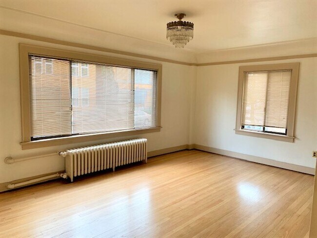 Photo - Gresham Apartments