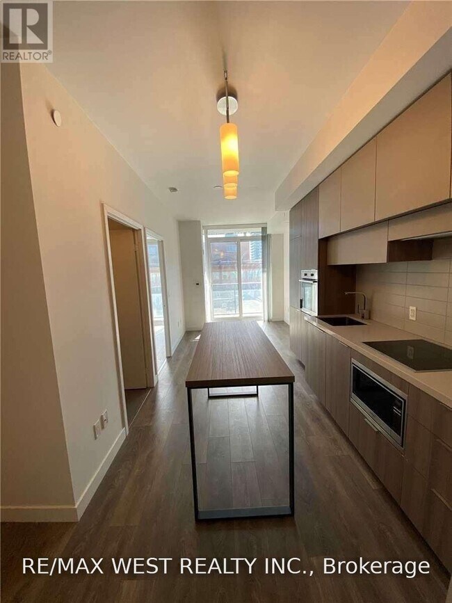 Photo - 8 Eglinton Ave E Unit 909