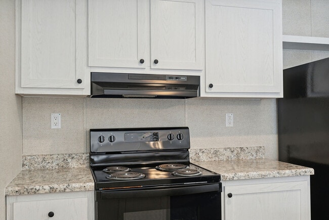 Photo - 10340 Midland Rd