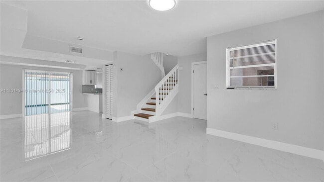 Building Photo - 2412 W 54th Pl Rental