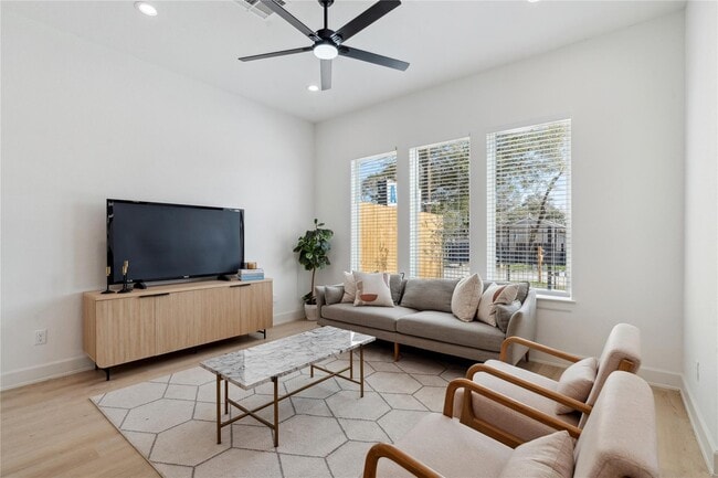 Photo - 6528 Weston St