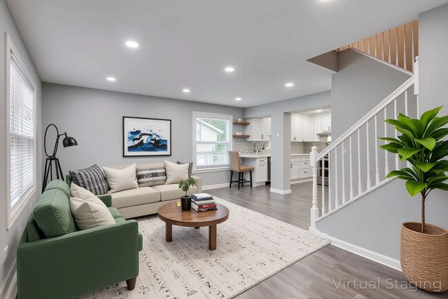 Photo - 3110 Winchester Ct E