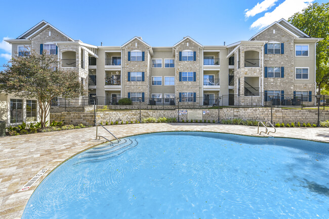 Acclaim at South Congress - Acclaim at South Congress Apartments