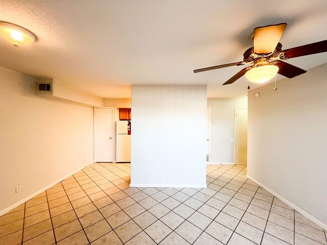 Photo - 2302 Wales Cir Unit C