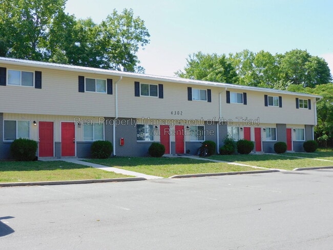 Building Photo - 4302 Parker St Unit F