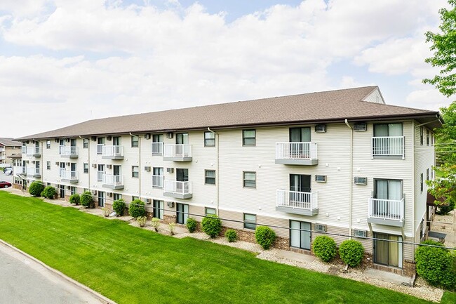 Photo - WEDGEWOOD COMMONS Apartments