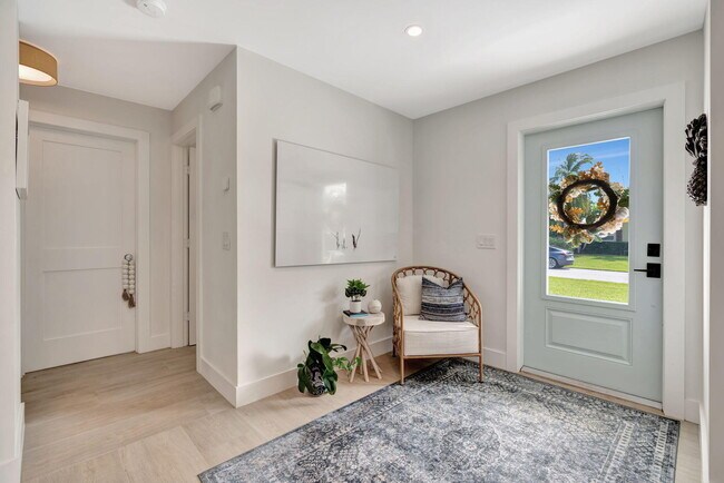 Photo - 359 Beacon St