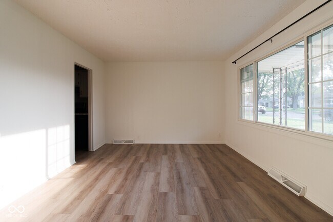 2829 Dakota Dr