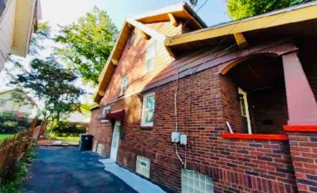 Photo - 466 Adkins Ave