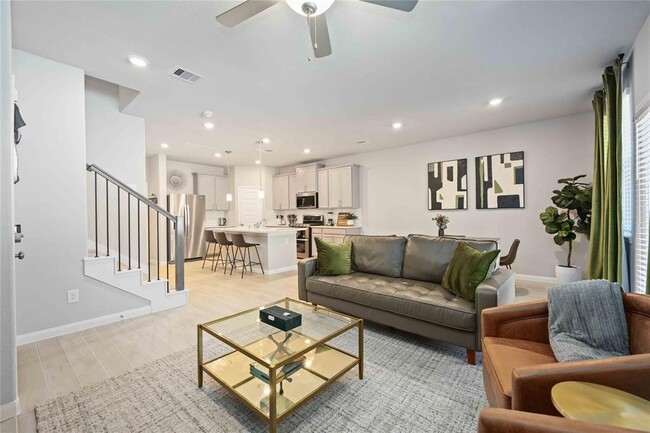 Photo - 16106 Oregon Oak Dr House