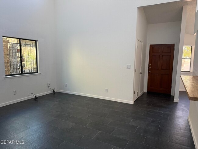 Photo - 1531 Common Dr