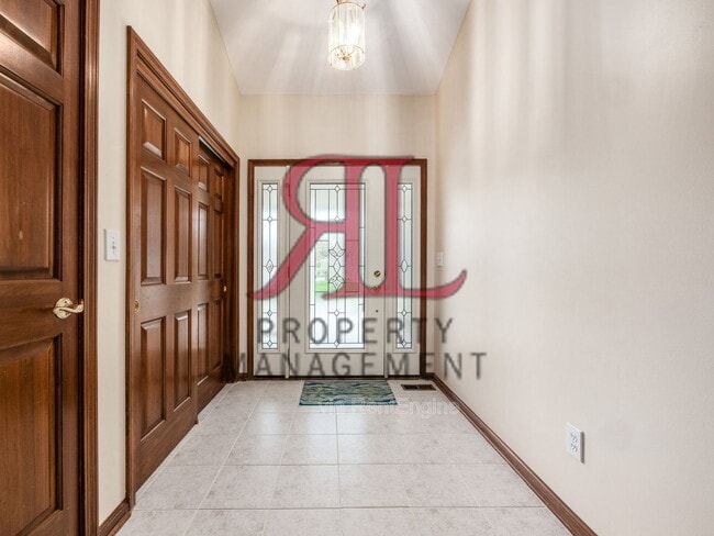 Photo - 6016 Kentigern Ct S