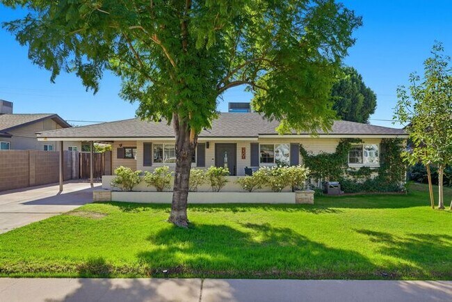 Photo - Modern 4 Bedroom, 3 Bathroom Home