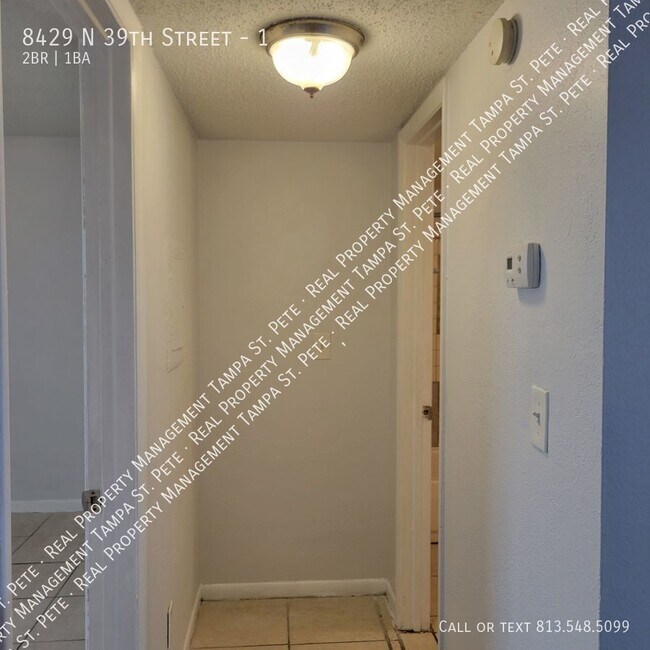 ***MOVE IN SPECIAL*** Apartment Unit 1 Tampa, FL