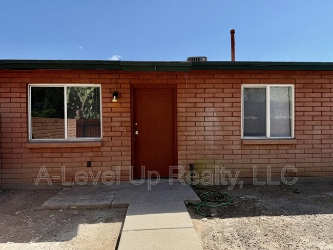 1044 S 4th Ave