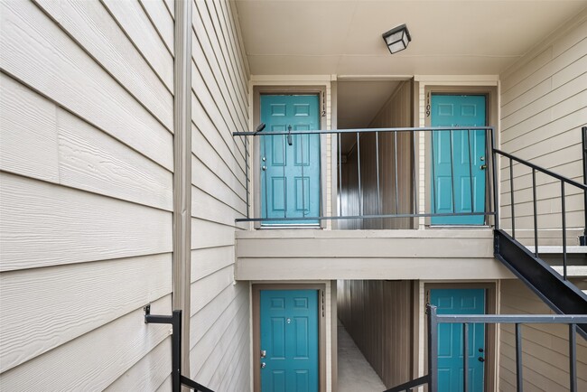 Photo - 2121 Hepburn St Unit 1112