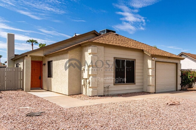 Building Photo - 3214 N Ash Dr