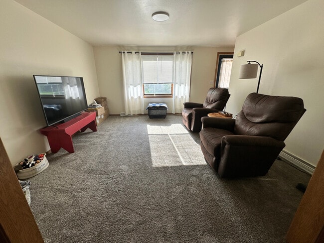 Photo - 600 N Steven Ave