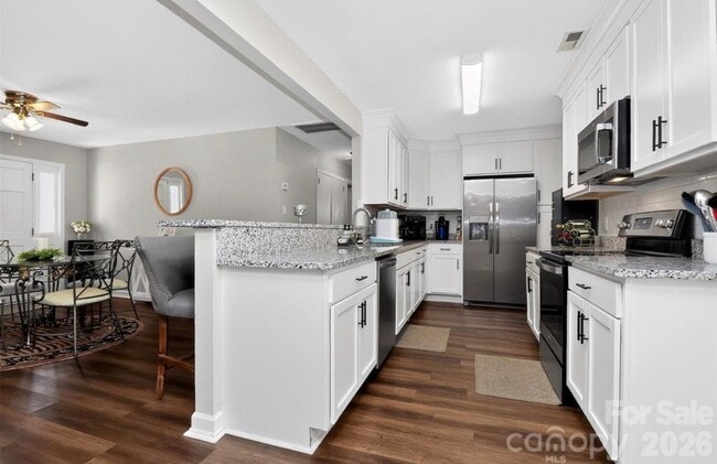 Photo - 1318 McDow Dr