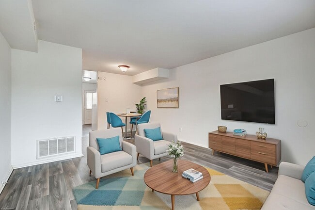 Photo - Lawndale Farms