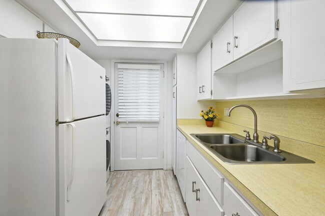 Photo - Ocean Towers - Direct Beach Access Unit 21B