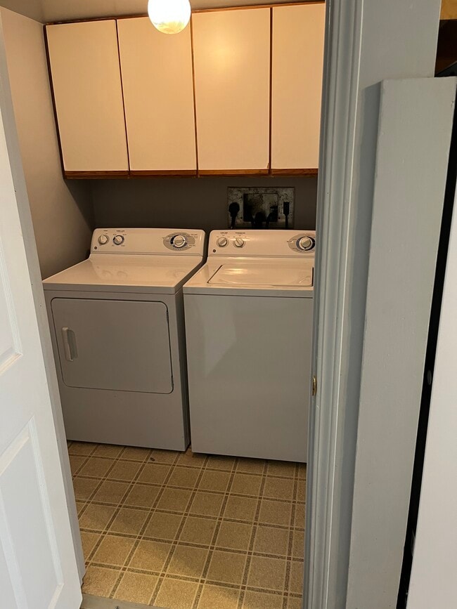 Lr - 193 Monroe St Unit 193 C