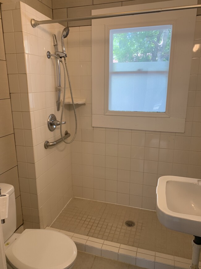 Photo - 206 Weaver St