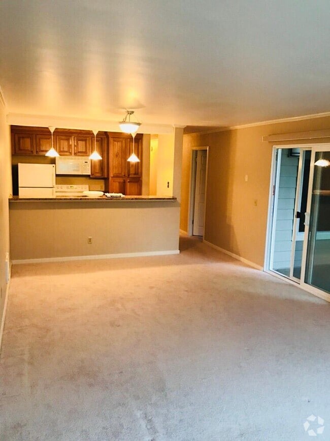 Building Photo - 5834 NE 75th St Unit B208 Rental