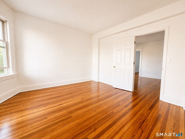 Photo - 545 Huntington Rd