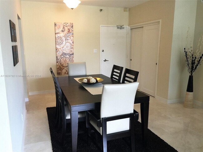Photo - 5161 Collins Ave Unit 207