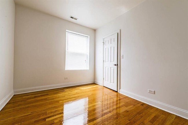 Photo - 6954 S Calumet Ave