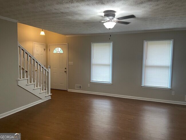 60 Sentry Oak Ct