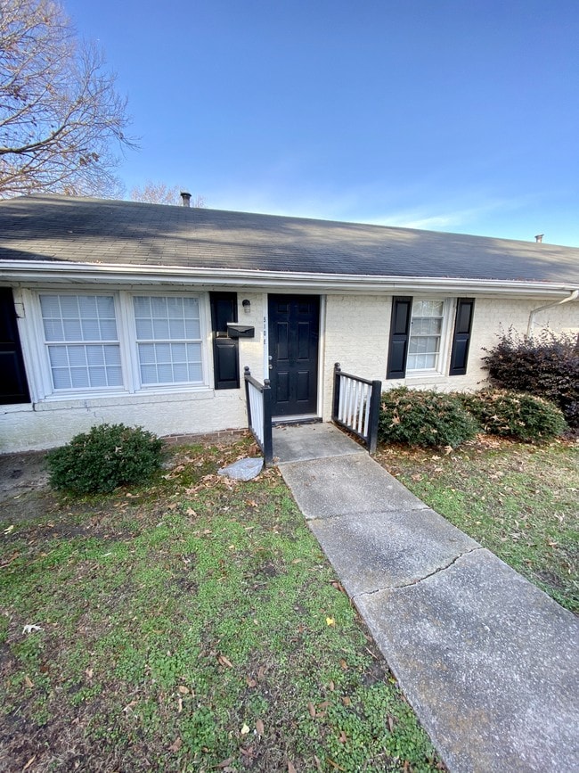 2 Bedroom, 1 Bath with Hardwood Floors - First Street Duplexes Apartments