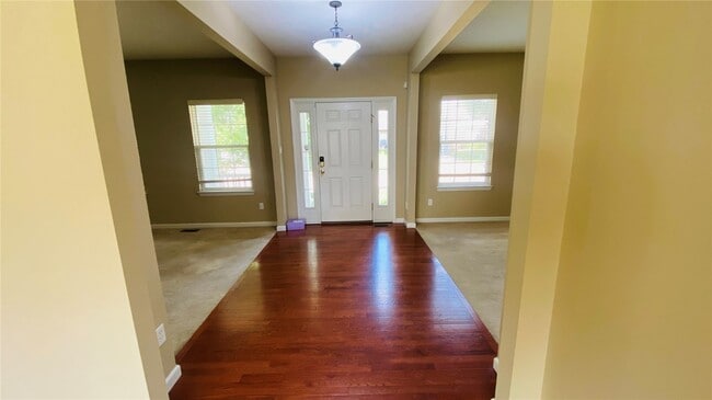 Photo - 58 Fountainview Dr House