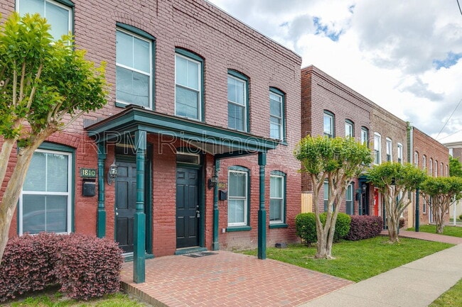 Photo - 1838 Parkwood Ave