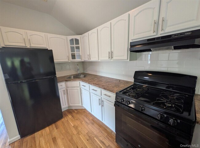 Photo - 174-17 129th Ave