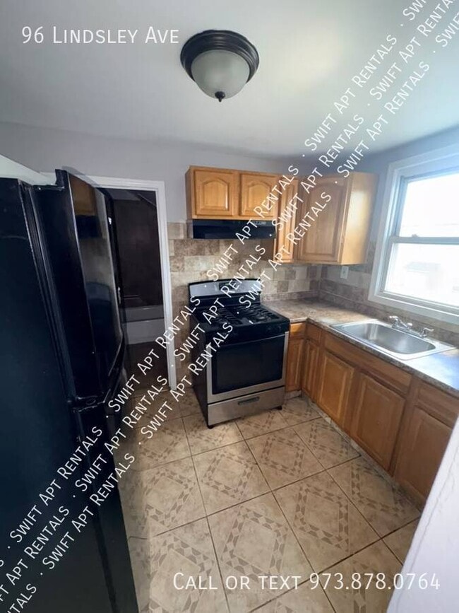 Photo - 96 Lindsley Ave