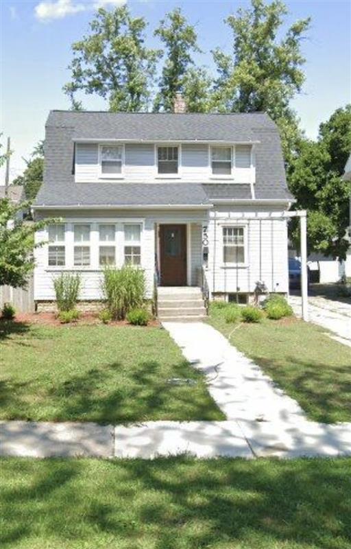 Photo - 750 Crescent Rd House