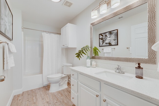 Photo - 380 Railroad Ave