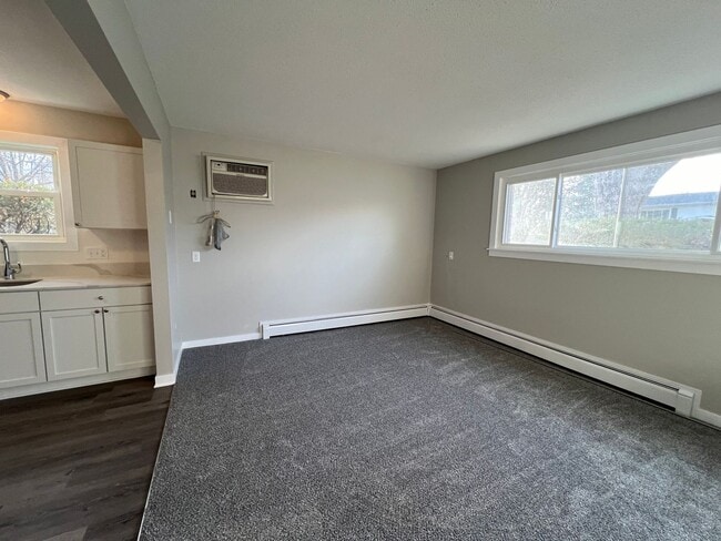 Photo - Recently Renovated 1-bed, 1-bath Apartment with Garage Unidad A1348-02
