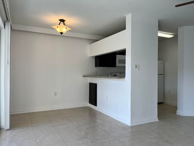 Photo - 18106 Glenmoor Dr