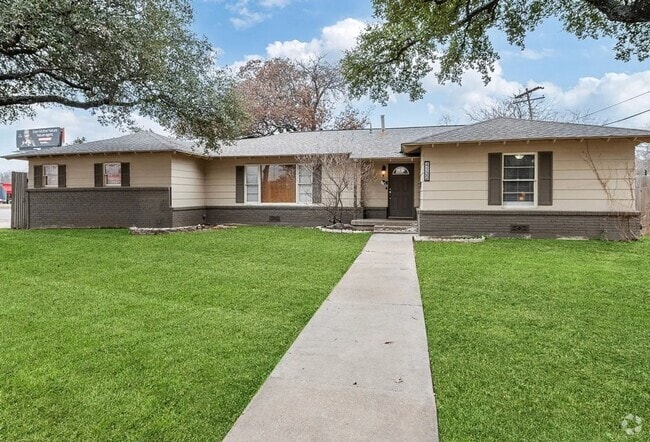 Building Photo - Spacious 4-Bedroom Home with Detached Work...