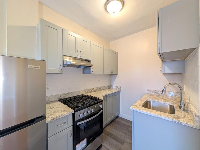 Building Photo - 8 Cogswell Ave Unit 33