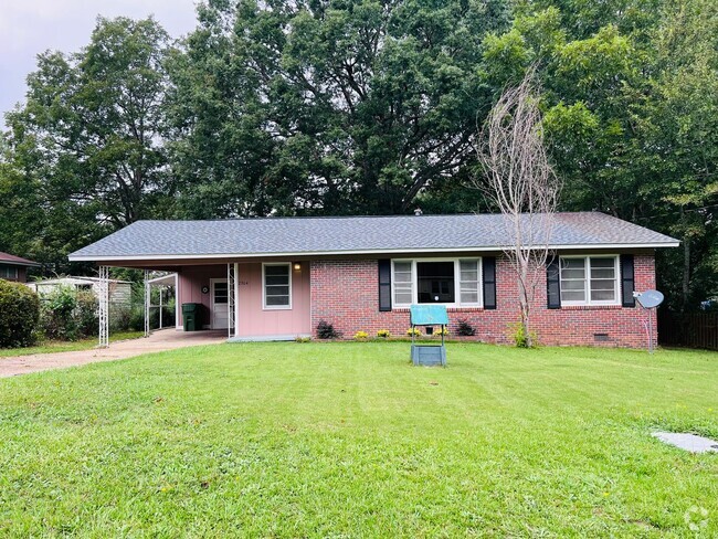 Building Photo - Spacious 3 Bedroom, 1 Bath Home in Opelika