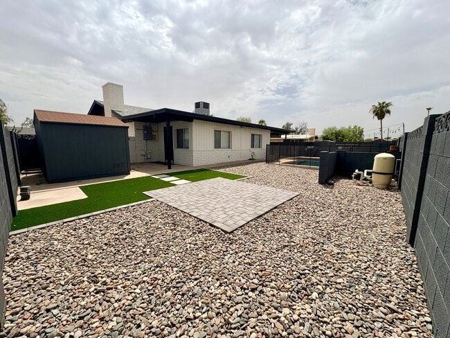 Photo - 1410 E Bishop Dr