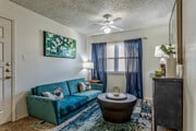 1BR, 1BA - 571 SF A1 - Living Area