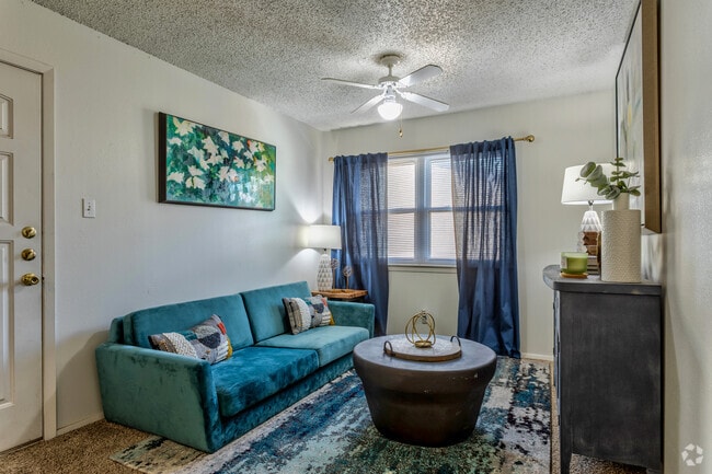 1BR, 1BA - 571 SF A1 - Living Area