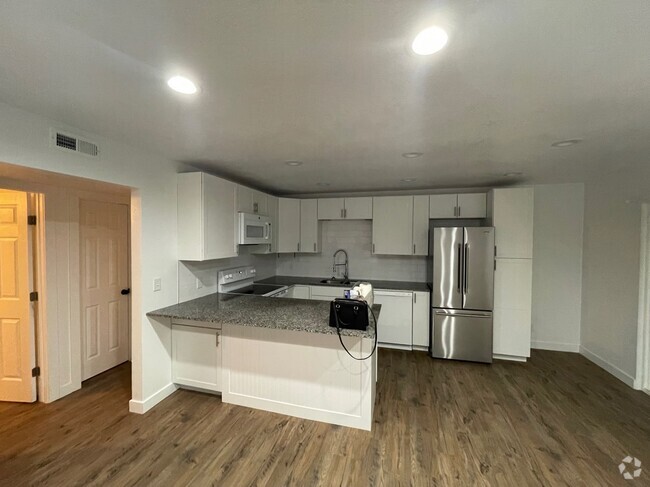 Building Photo - 111 Lilac Way Rental
