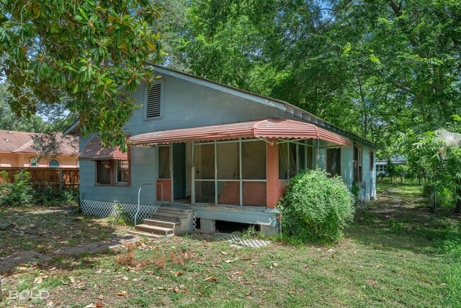 Building Photo - 360 E 69th St