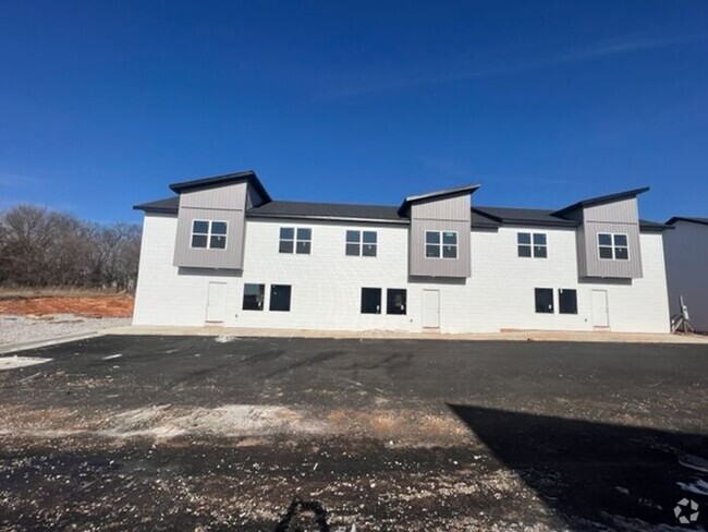 Building Photo - BRAND NEW TOWN HOMES in Clever, Mo!!!! 2 b...